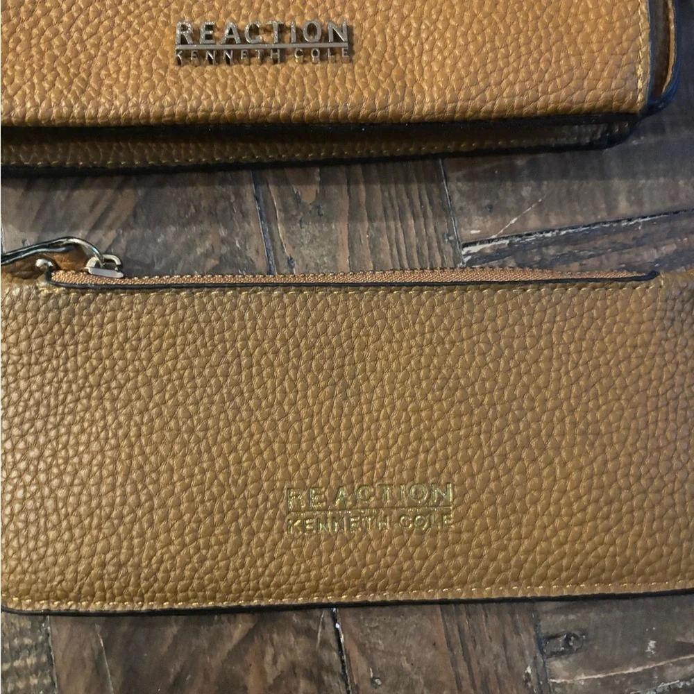 Kenneth Cole Reaction Tan Crossbody Bag Set